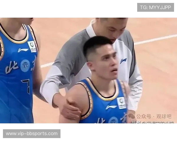 陈盈骏鼻骨受伤带面具出战 北京后场轮换吃紧